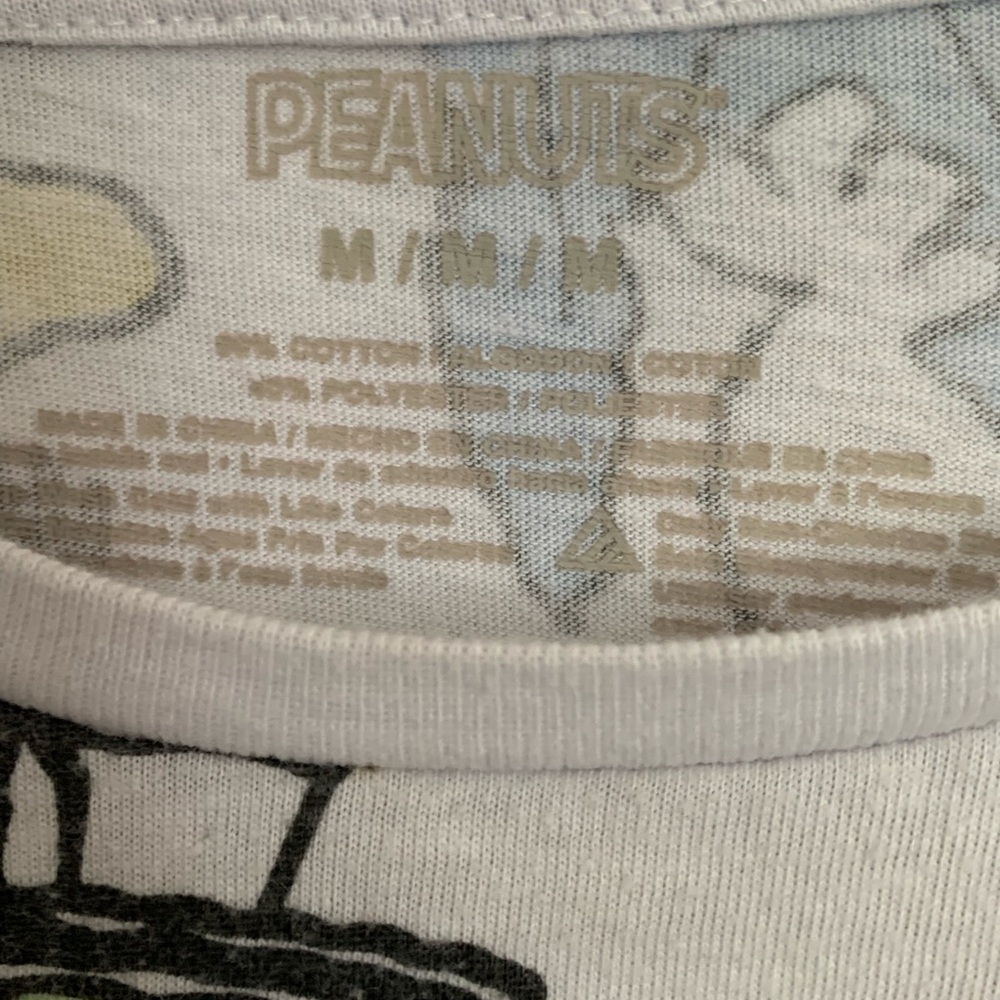 Peanuts top from snoopy the movie